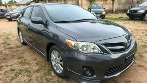 Toyota Corolla L 4-Speed Automatic 2013 Black