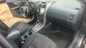 Toyota Corolla L 4-Speed Automatic 2013 Black