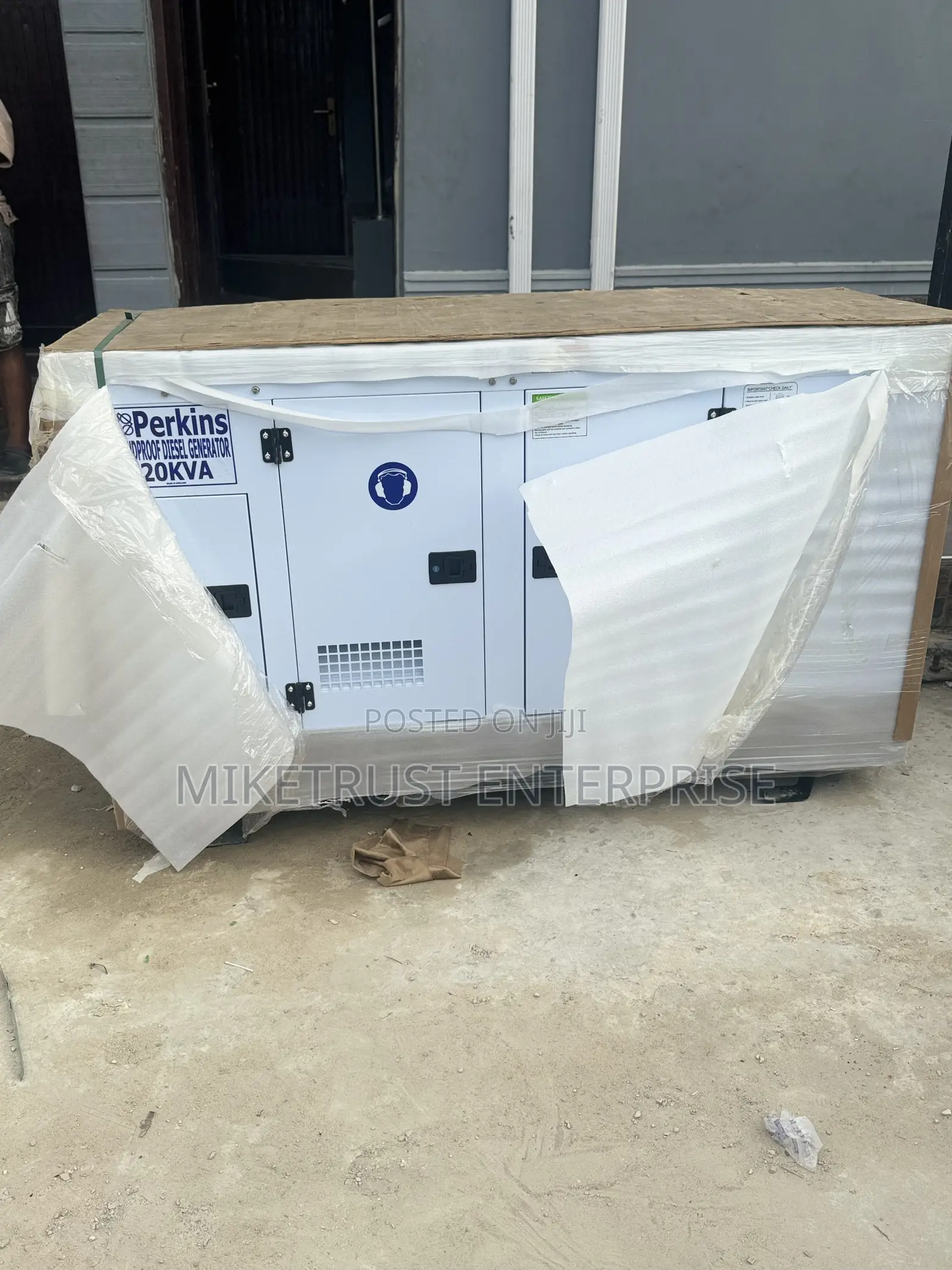 20kva Diesel Soundproof Generator. Perkins England