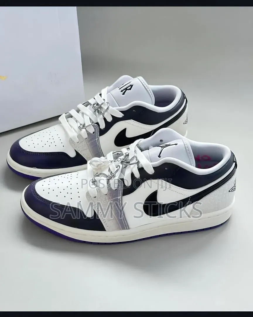 Footwears Store