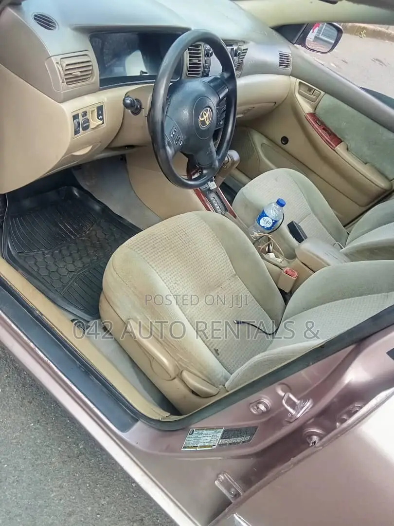 Toyota Corolla 2005 Gold