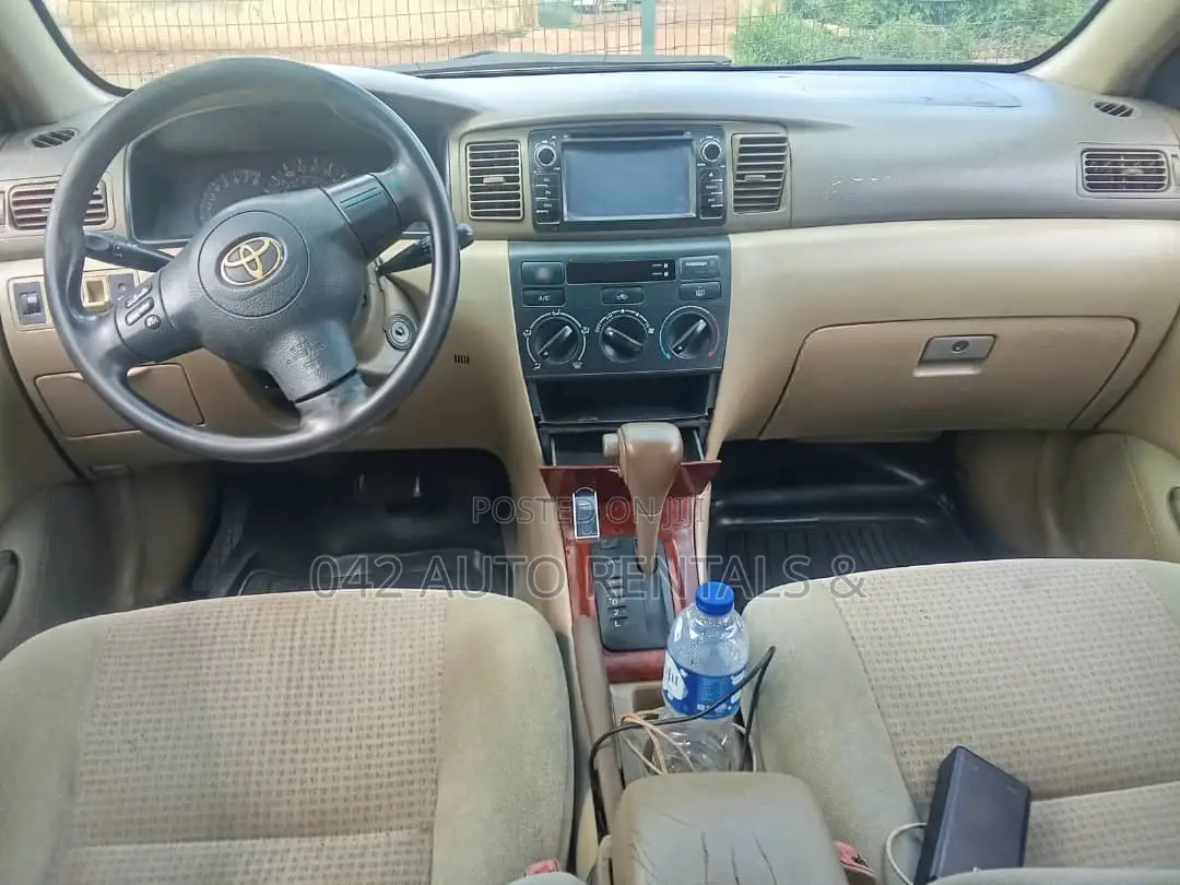 Toyota Corolla 2005 Gold