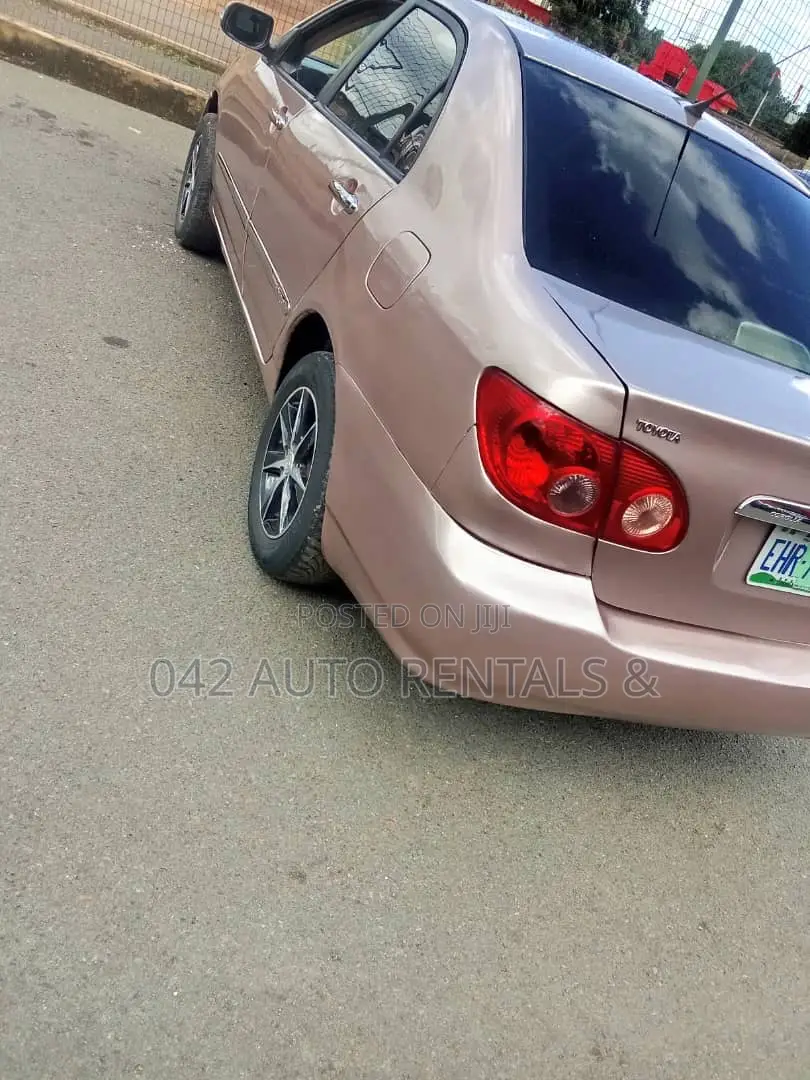 Toyota Corolla 2005 Gold
