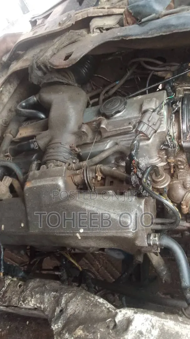 Mazda E2000 1986 White