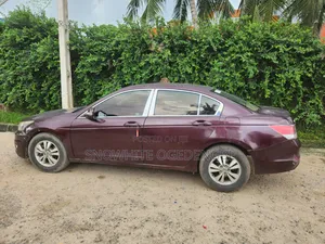 Honda Accord 2010 Maroon