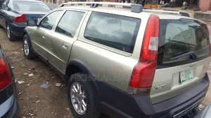 Volvo XC70 2005 Gray