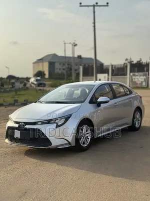 Toyota Corolla LE 2022 Silver