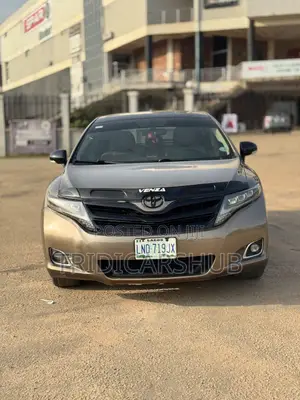 Toyota Venza V6 AWD 2011 Brown