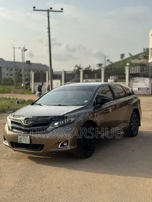 Toyota Venza V6 AWD 2011 Brown