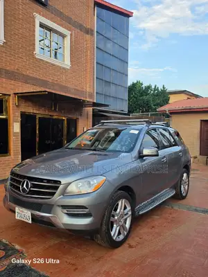Mercedes-Benz M Class ML350 4MATIC 4dr SUV AWD (3.5L 6cyl 7A) 2015 Gray