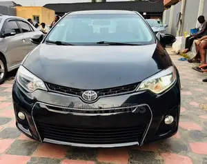 Toyota Corolla 2015 Green