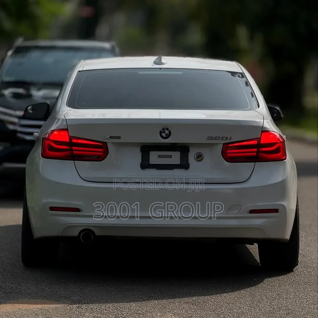 BMW 320i 2018 White