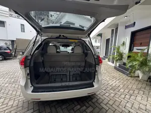Toyota Sienna Limited AWD 7-Passenger 2013 White