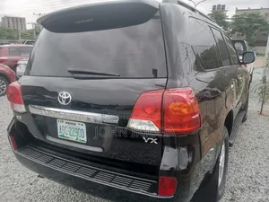 Toyota Land Cruiser 2016 Black