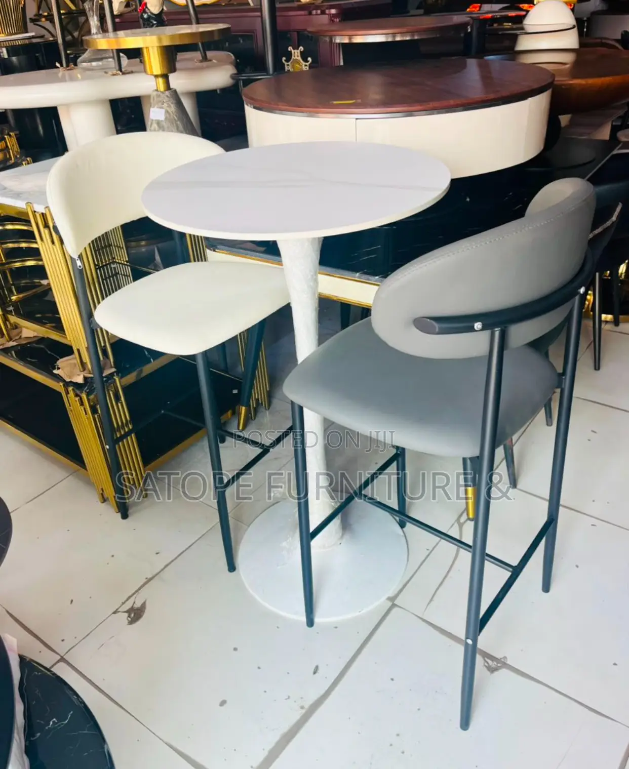 High Quality Bar Stool and Table