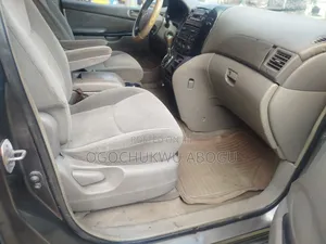 Toyota Sienna 2005 Gray