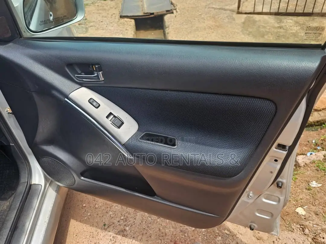 Toyota Matrix 2006 Silver