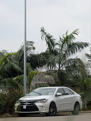 Toyota Camry XSE 4dr Sedan (2.5L 4cyl 6A) 2015 White