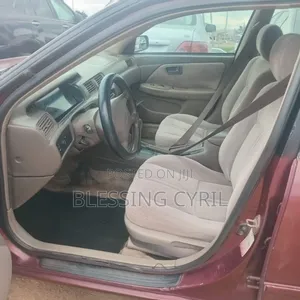 Toyota Camry 2000 Red