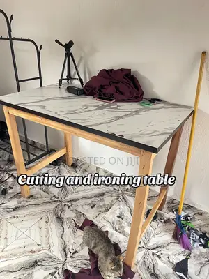Table (Brand New)