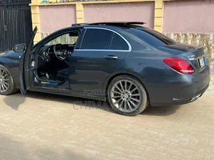 Mercedes-Benz C300 Base AWD 4Matic Sedan (2.0L 4cyl 7A) 2015 Gray