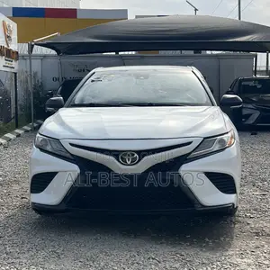 Toyota Camry XSE (2.5L 4cyl 8A) 2019 White