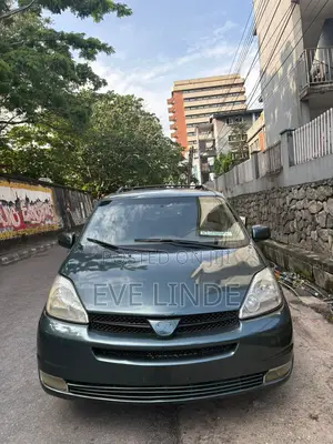 Toyota Sienna LE AWD 2005 Green