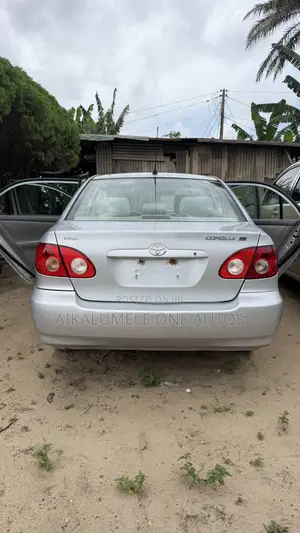Toyota Corolla LE 2005 Silver