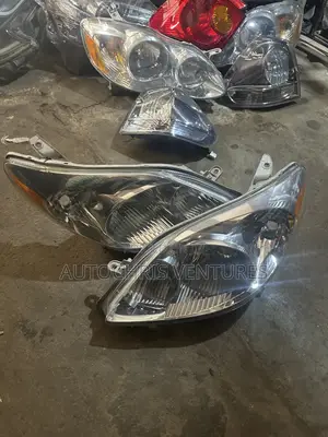 Headlight for Toyota Matrix 2005
