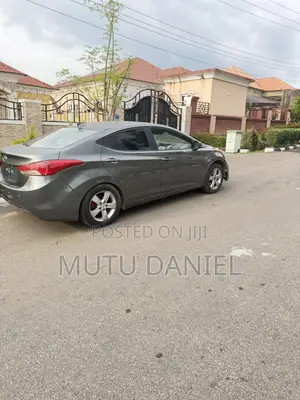 Hyundai Elantra Limited Sedan FWD (1.8L 4cyl 6A) 2013 Gray