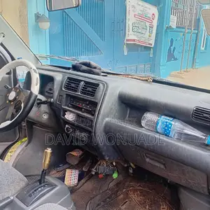 Suzuki Every 2000 Silver