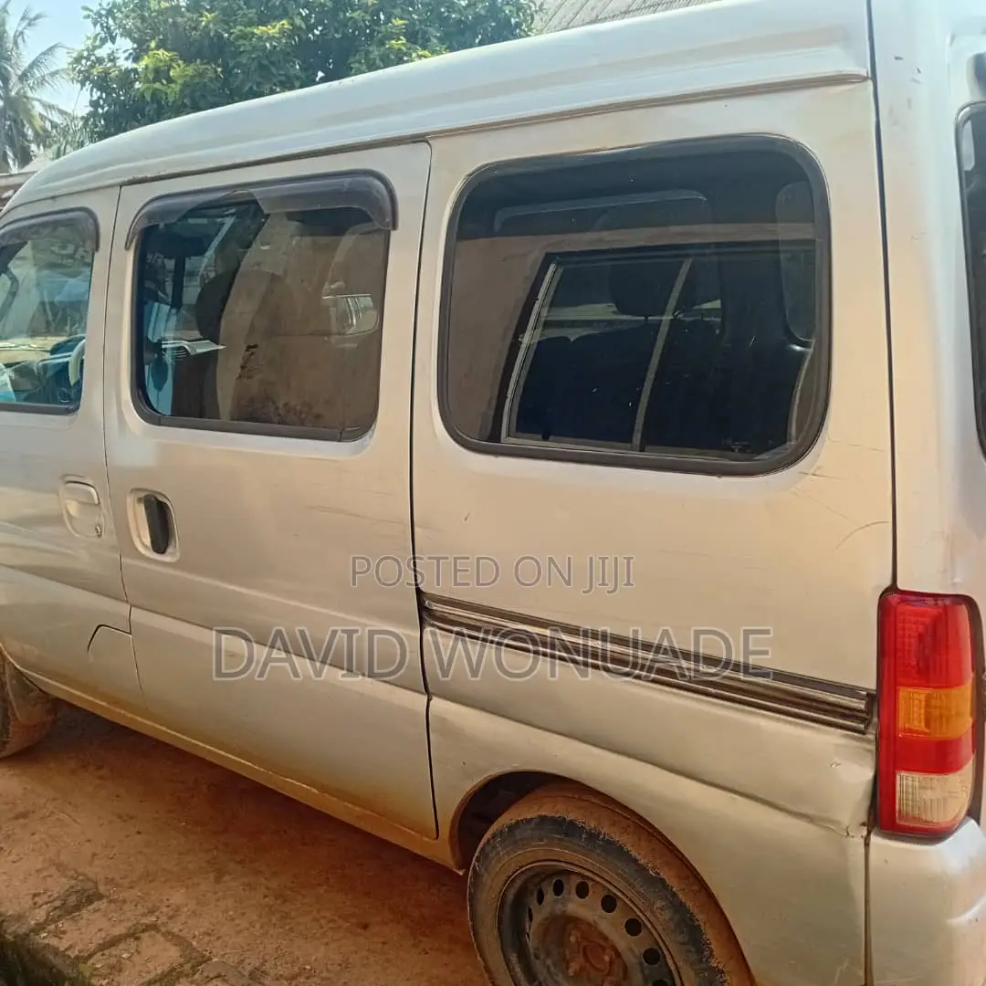 Suzuki Every 2000 Silver