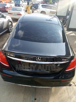 Mercedes-Benz E300 2017 Black