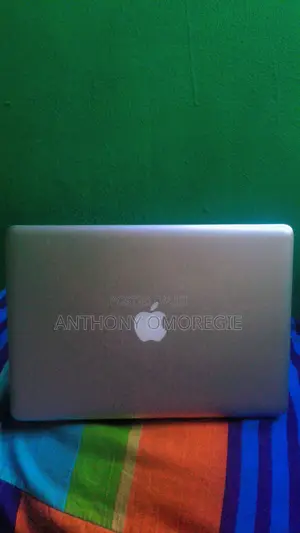 Laptop Apple MacBook 2012 6GB Intel Core i5 HDD+SSD 500GB