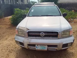 Nissan Pathfinder 2003 Silver