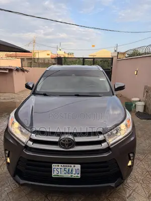 Toyota Highlander XLE 2019 Gray