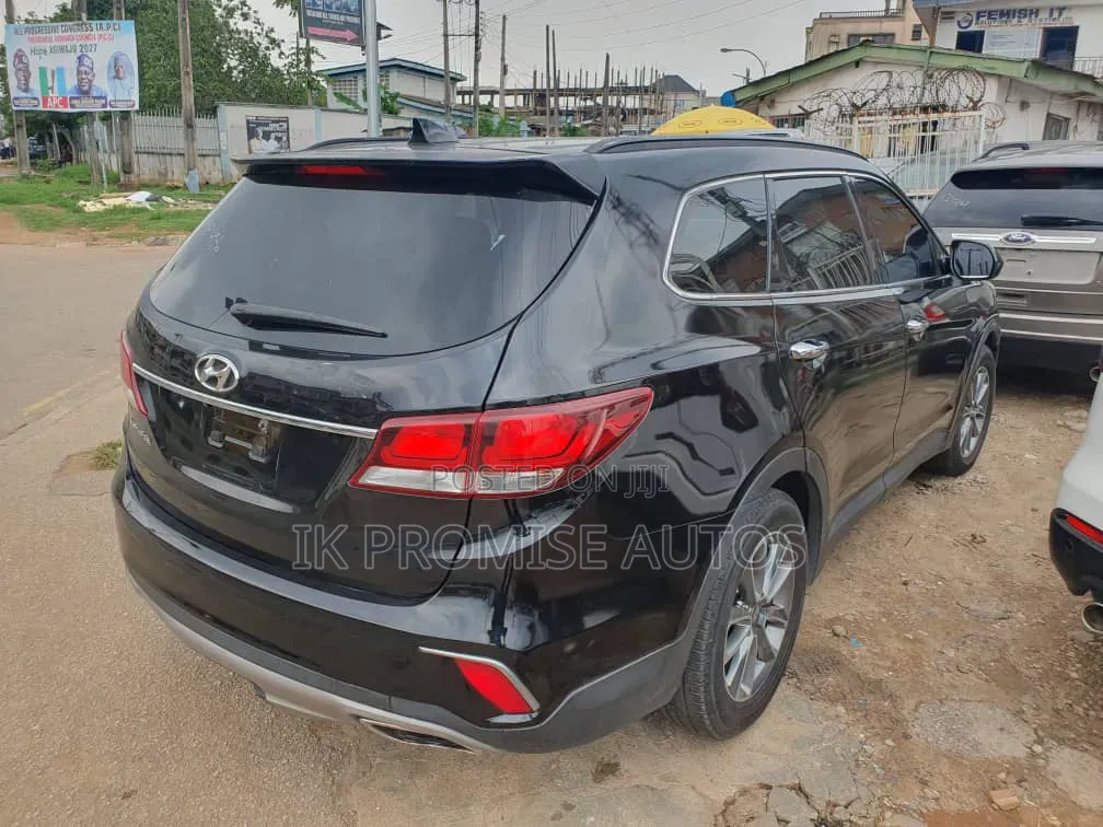 Hyundai Santa Fe 2018 Black