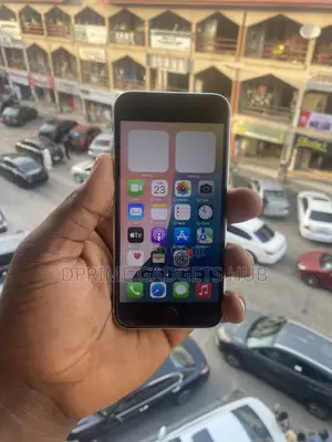 Apple iPhone SE 128 GB White