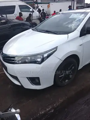 Toyota Corolla LE 4dr Sedan (1.8L 4cyl CVT) 2017 White