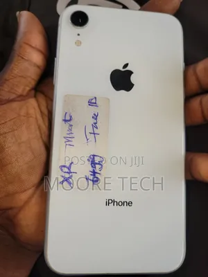 Apple iPhone XR 64 GB White
