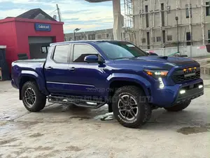 Toyota Tacoma TRD Off-Road Double Cab 4WD 5.0 ft. SB (Automatic) 2025