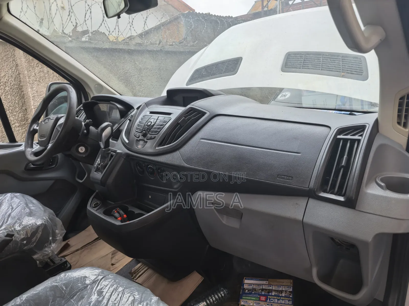 Ford Transit-350 2017 White