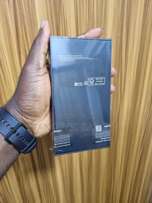 New Samsung Galaxy S22 5G 256 GB Black