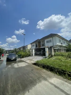 Furnished 4bdrm Duplex in Golf Estate, Okuru for sale