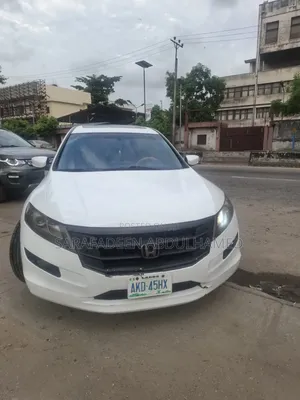 Honda Crosstour 2010 White