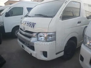 Toyota HiAce 2017 White
