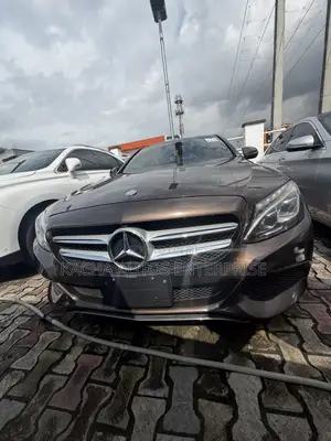Mercedes-Benz C300 2016 Brown