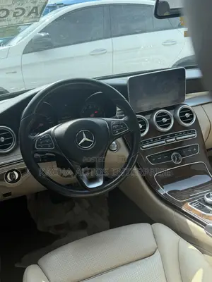 Mercedes-Benz C300 2016 Brown