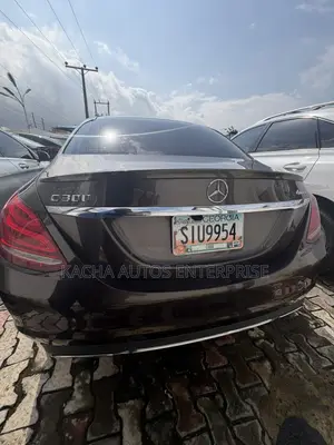 Mercedes-Benz C300 2016 Brown