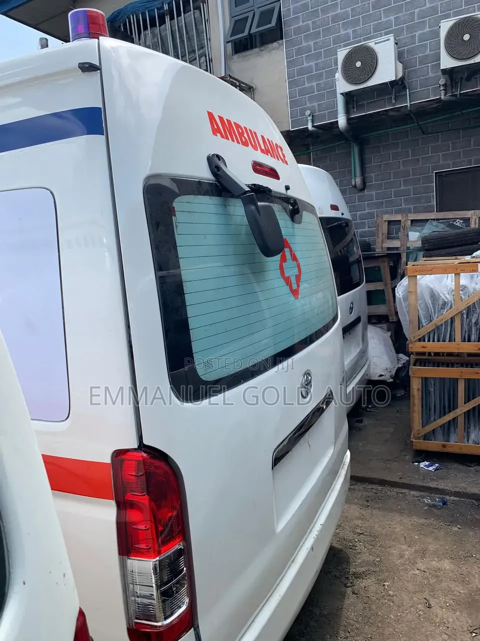 Toyota HiAce 2010 White